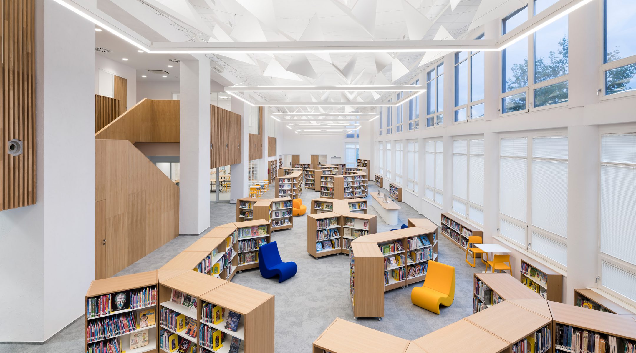 Modern school library by Studio Perspektiv